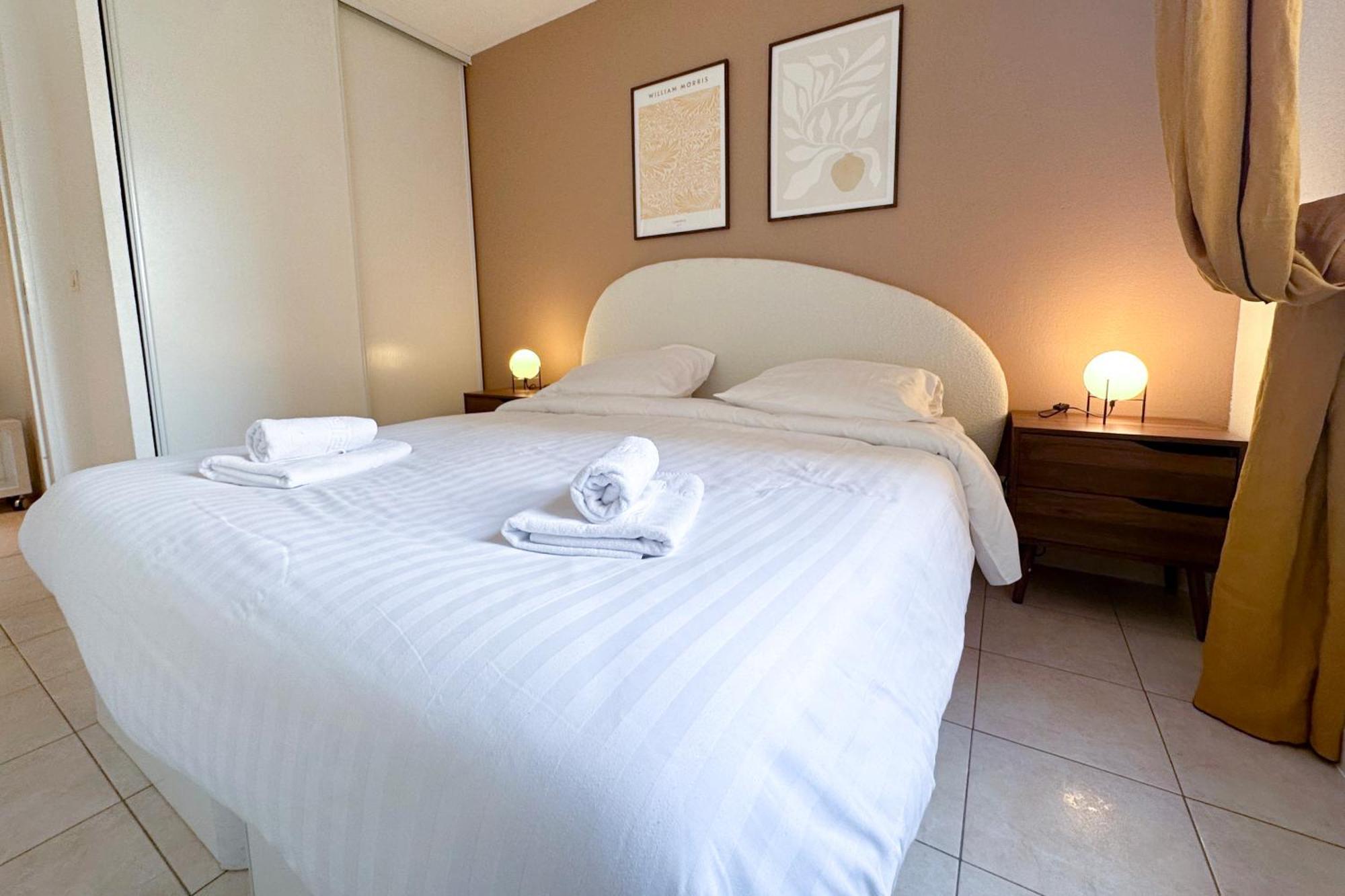St Roch 2 - Appart 300 M De La Gare, Clim, Terrasse, Garage أنتيب المظهر الخارجي الصورة